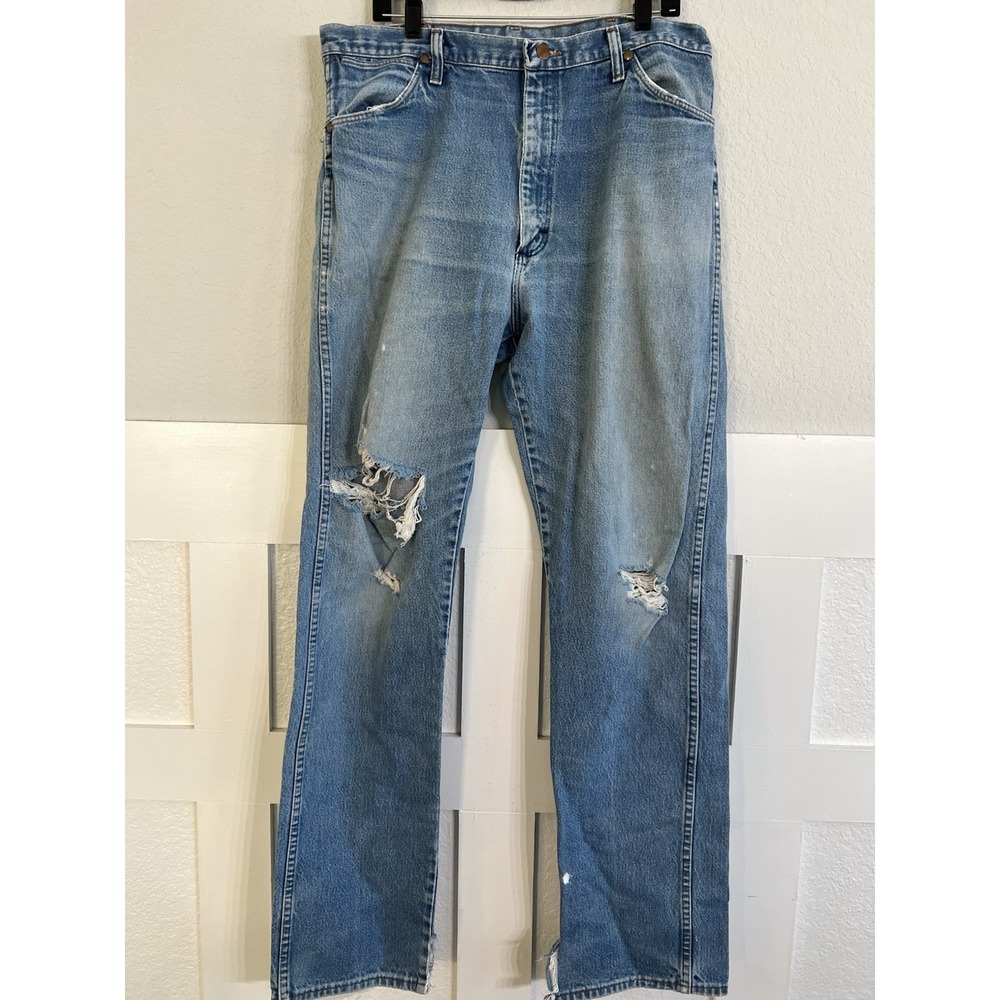 Wrangler Cowboy Cut Mens 38x36 Distressed Straight Leg Blue Denim Jeans Aa8